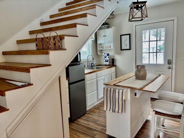 8465 Starlight LN, Boones Mill, VA 24065