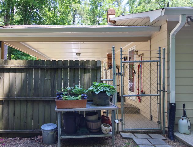 8465 Starlight LN, Boones Mill, VA 24065