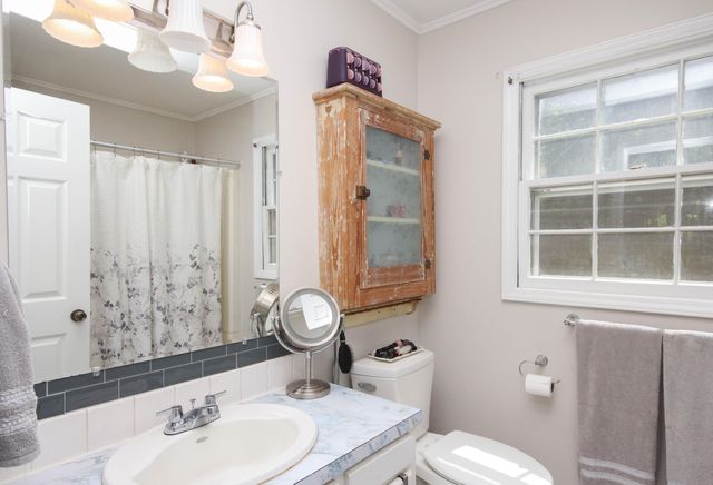 8465 Starlight LN, Boones Mill, VA 24065