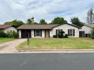 208 E Lisa DR, Austin, TX 78752