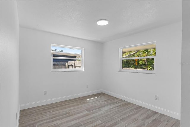 8201 RIVERSIDE DRIVE NE, St Petersburg, FL 33702