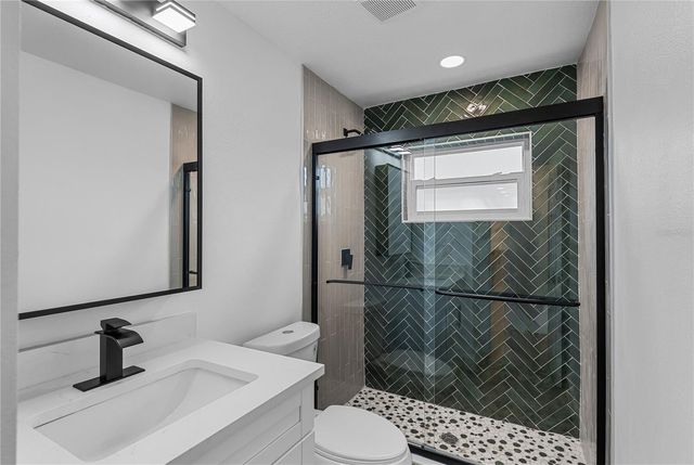 8201 RIVERSIDE DRIVE NE, St Petersburg, FL 33702