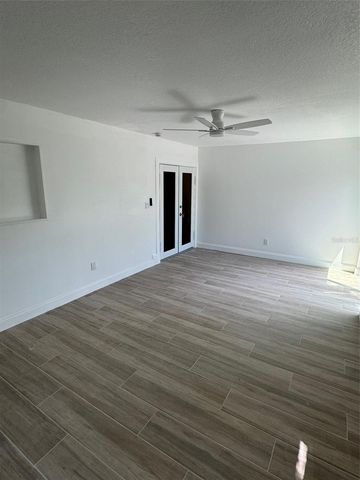 8201 RIVERSIDE DRIVE NE, St Petersburg, FL 33702