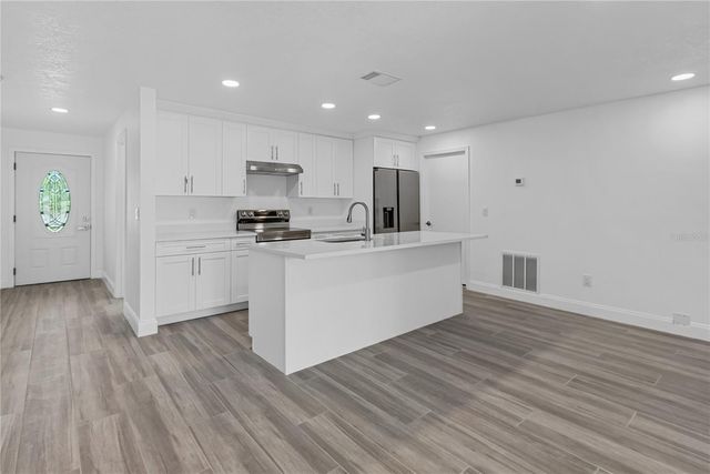 8201 RIVERSIDE DRIVE NE, St Petersburg, FL 33702