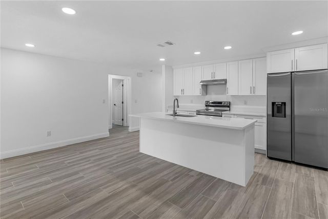 8201 RIVERSIDE DRIVE NE, St Petersburg, FL 33702