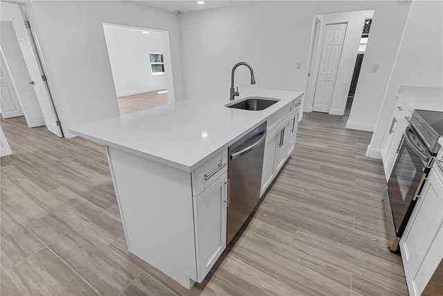 8201 RIVERSIDE DRIVE NE, St Petersburg, FL 33702