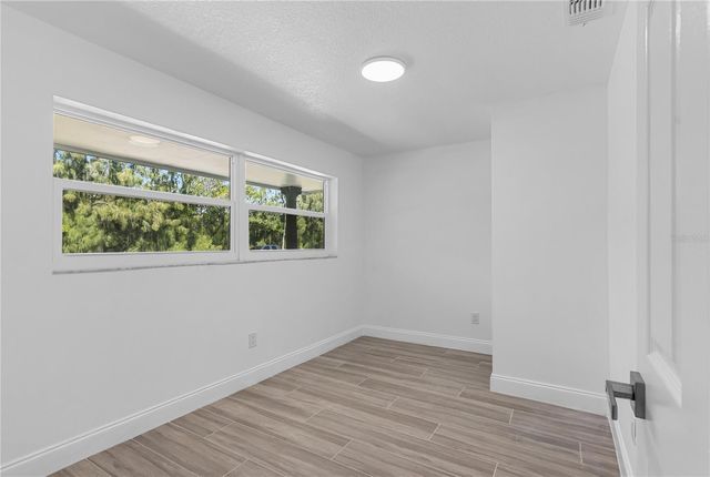 8201 RIVERSIDE DRIVE NE, St Petersburg, FL 33702