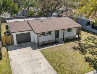 8201 RIVERSIDE DRIVE NE, St Petersburg, FL 33702