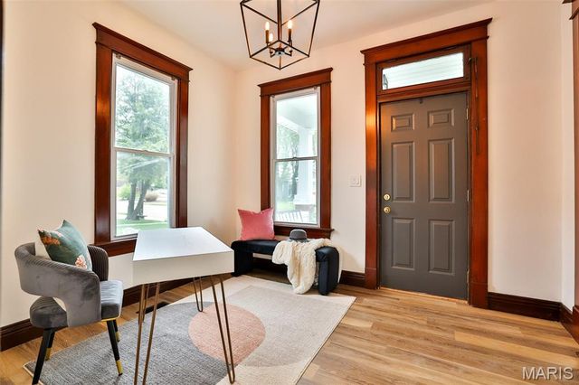 230 S Fillmore Street, Edwardsville, IL 62025