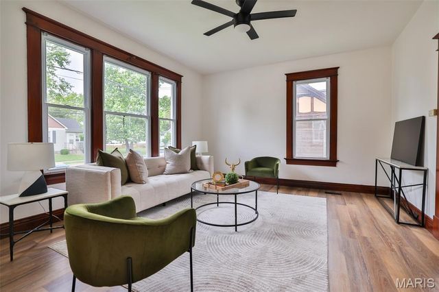 230 S Fillmore Street, Edwardsville, IL 62025