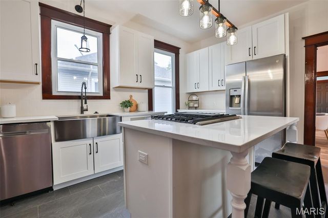 230 S Fillmore Street, Edwardsville, IL 62025