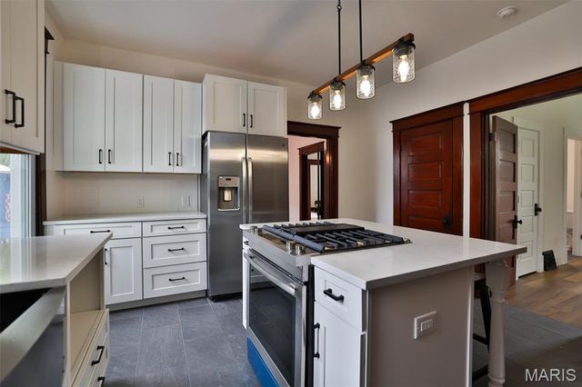 230 S Fillmore Street, Edwardsville, IL 62025