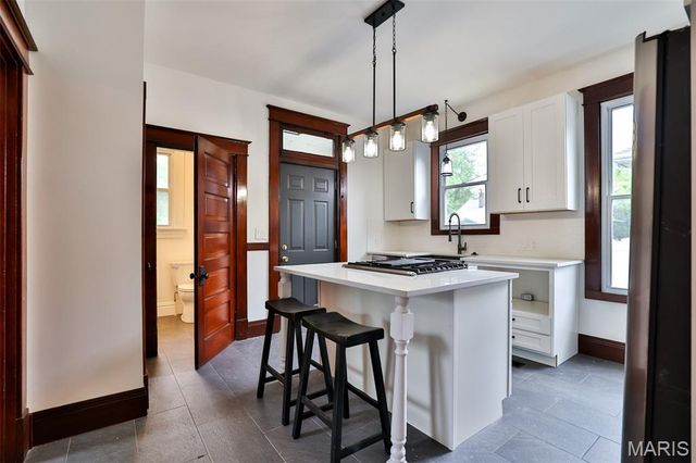 230 S Fillmore Street, Edwardsville, IL 62025