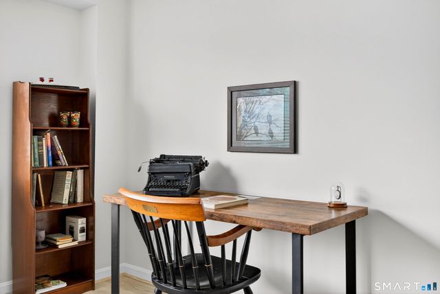 292 Pequot Avenue E1, New London, CT 06320