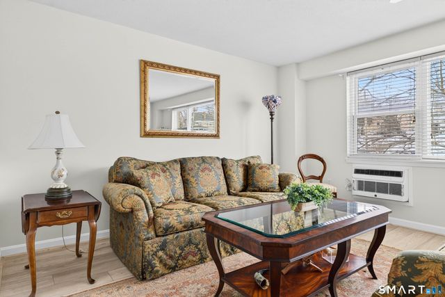 292 Pequot Avenue E1, New London, CT 06320