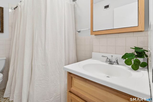 292 Pequot Avenue E1, New London, CT 06320