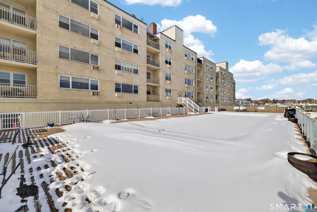 292 Pequot Avenue E1, New London, CT 06320