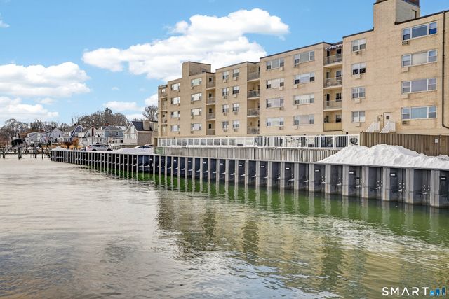 292 Pequot Avenue E1, New London, CT 06320