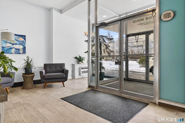 292 Pequot Avenue E1, New London, CT 06320