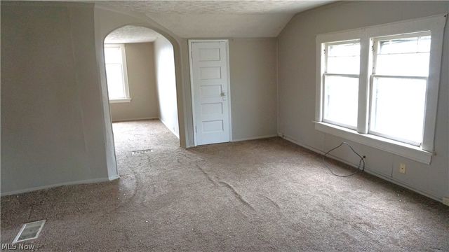 1635 Triplett Boulevard, Akron, OH 44306