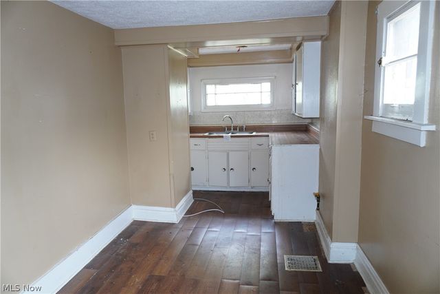 1635 Triplett Boulevard, Akron, OH 44306