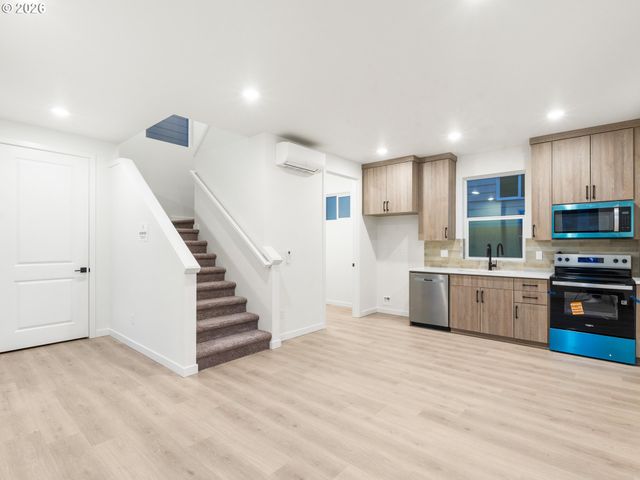 8328 N Bank St, Portland, OR 97203