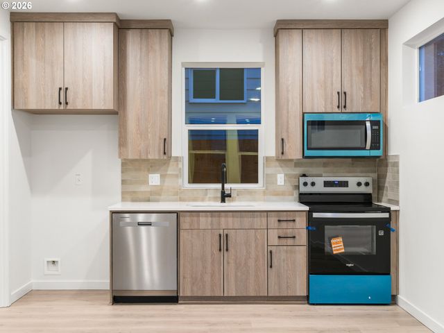 8328 N Bank St, Portland, OR 97203