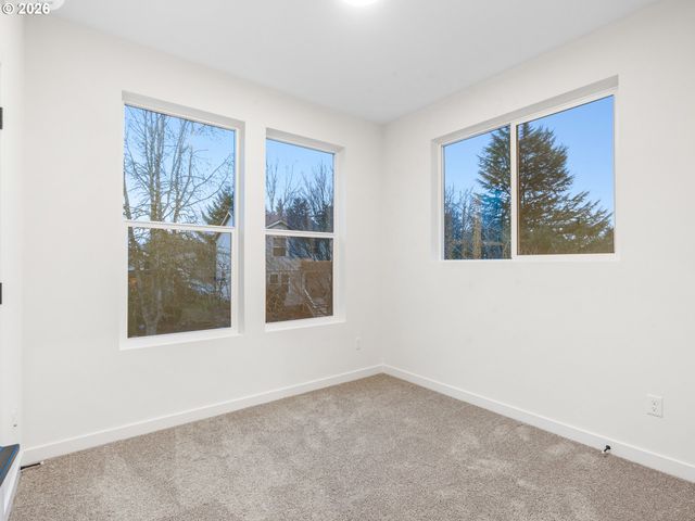 8328 N Bank St, Portland, OR 97203