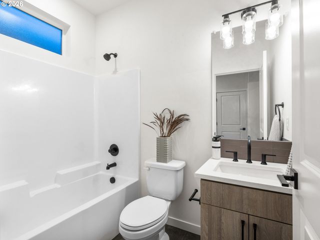 8328 N Bank St, Portland, OR 97203