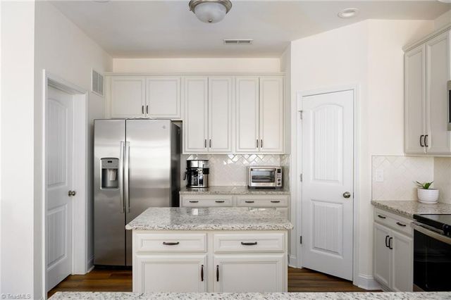 3518 Congress Square, Kernersville, NC 27284