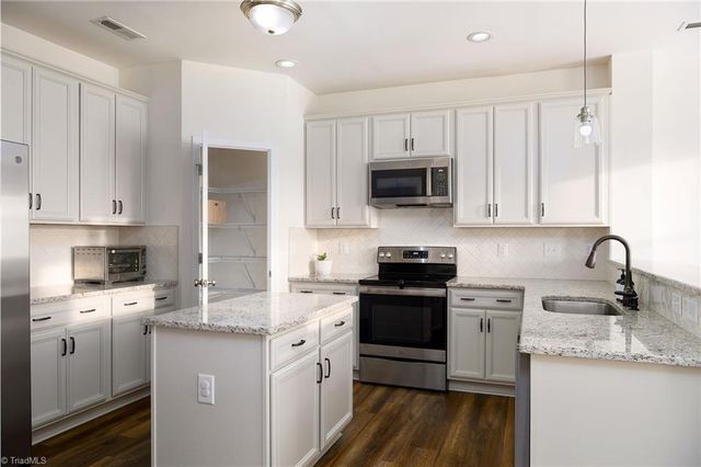 3518 Congress Square, Kernersville, NC 27284
