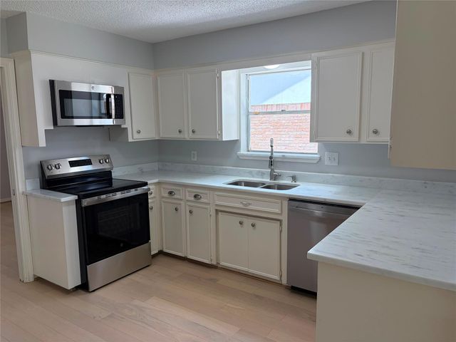 7610 Westwind Lane, Houston, TX 77071