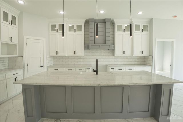 9713 Heights S Drive, Harlingen, TX 78550