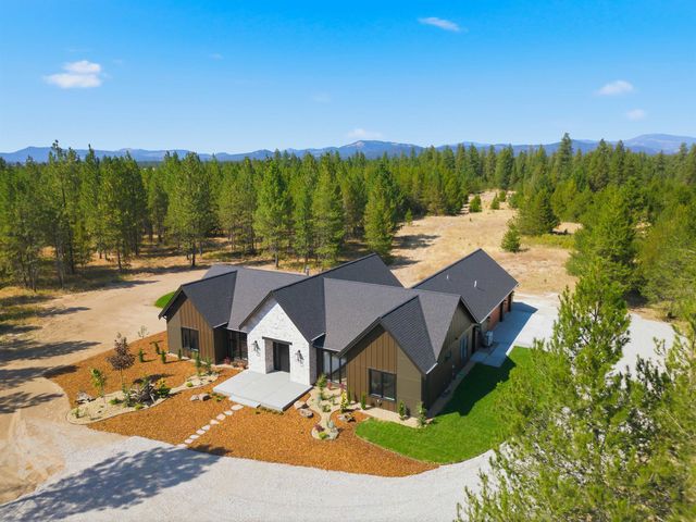 890 W Slaton Ln, Deer Park, WA 99006