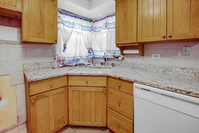 14325 Park Avenue, Harvey, IL 60426