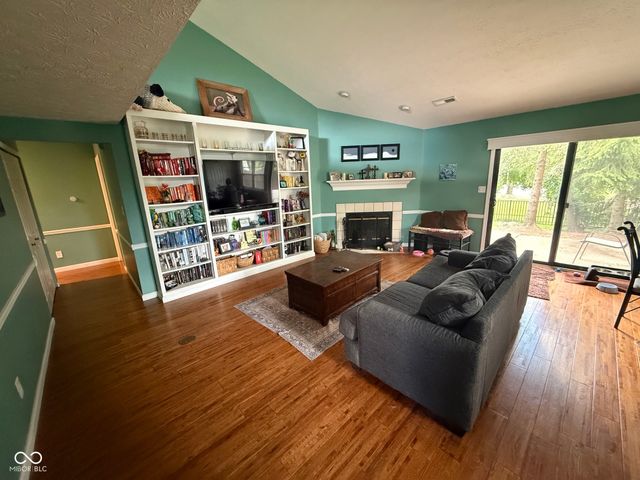 509 Amberleaf Trail, Westfield, IN 46074