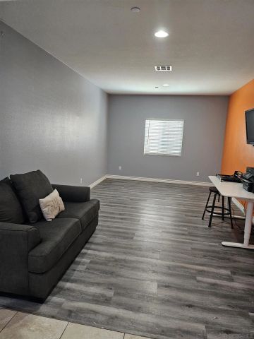 33161 Cattle Dr, Winchester, CA 92596