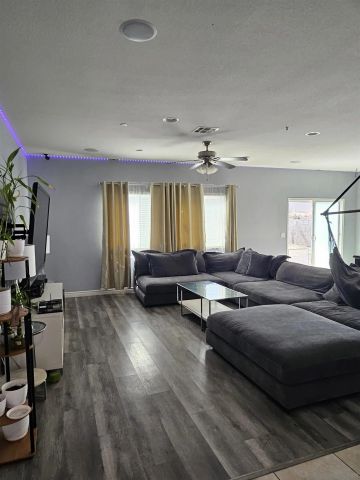 33161 Cattle Dr, Winchester, CA 92596