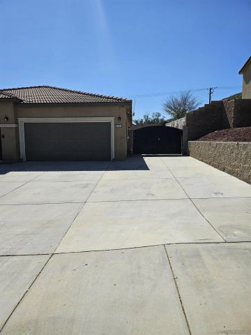 33161 Cattle Dr, Winchester, CA 92596