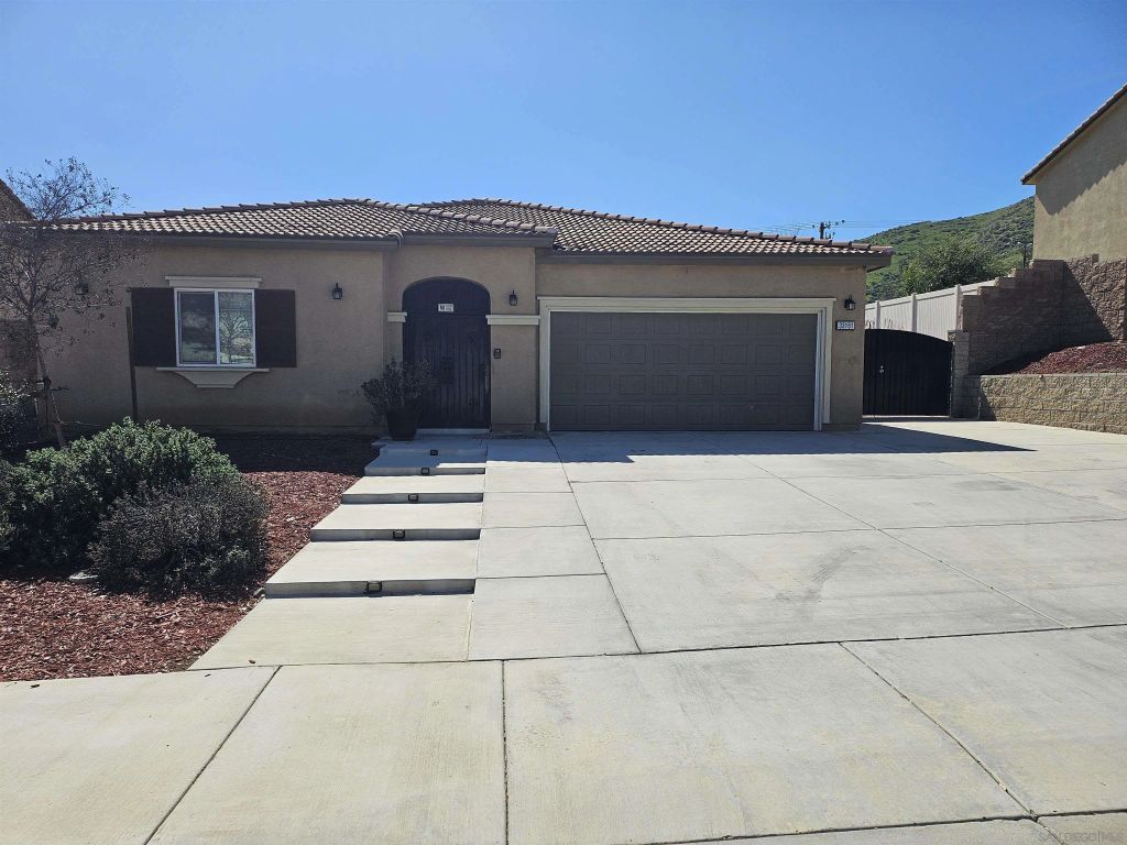 33161 Cattle Dr, Winchester, CA 92596