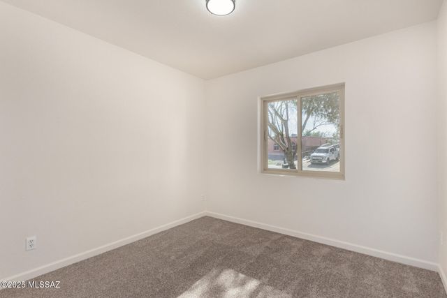 2950 W Calle Pajarito, Tucson, AZ 85746