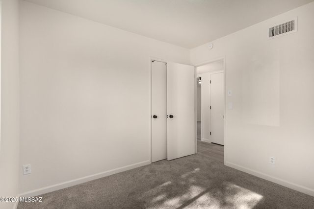 2950 W Calle Pajarito, Tucson, AZ 85746