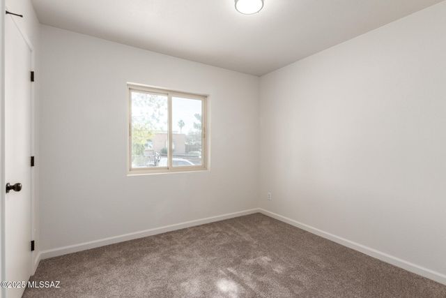 2950 W Calle Pajarito, Tucson, AZ 85746