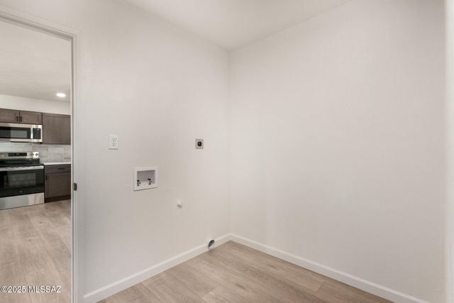 2950 W Calle Pajarito, Tucson, AZ 85746