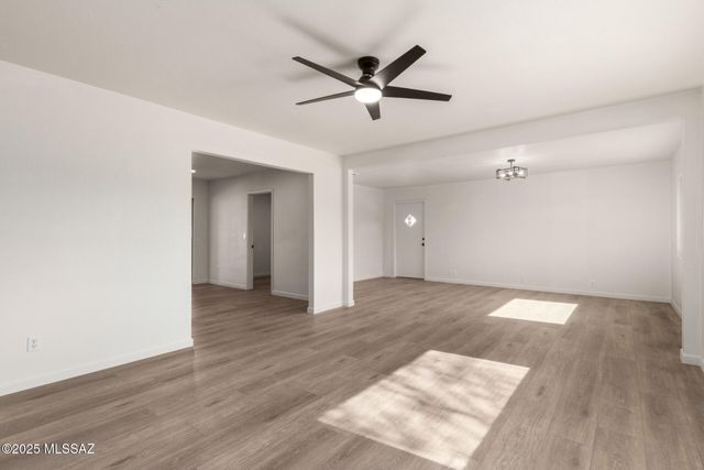 2950 W Calle Pajarito, Tucson, AZ 85746