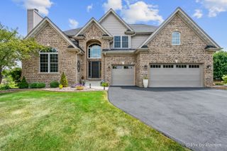 5226 Greenshire Circle, Lake In The Hills, IL 60156