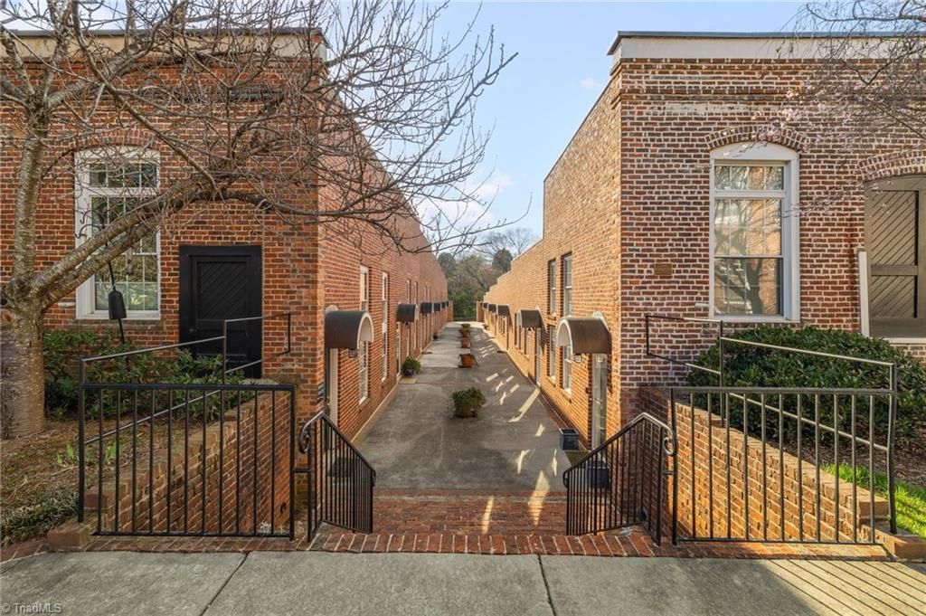 220 Tar Branch Court, Winston-salem, NC 27101