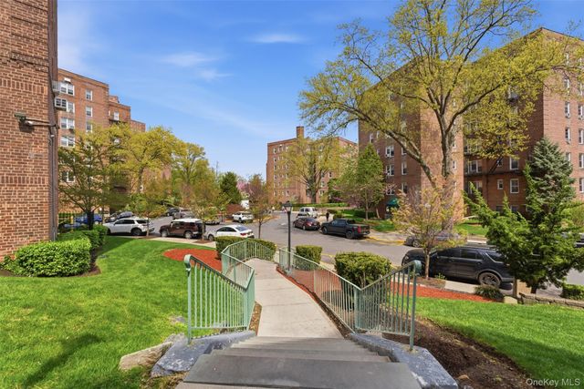 5621 Netherland Avenue 3D, Bronx, NY 10471