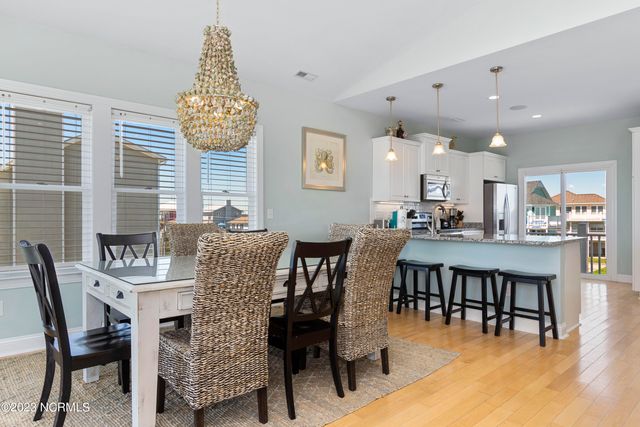 611 Ocean Drive, Emerald Isle, NC 28594