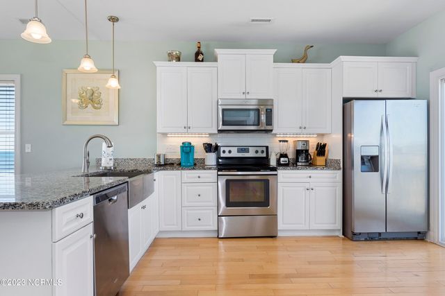 611 Ocean Drive, Emerald Isle, NC 28594